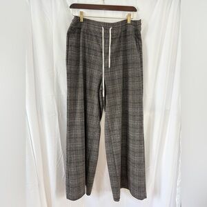 Women's Classic Black Plaid Trousers - fits size 14/16